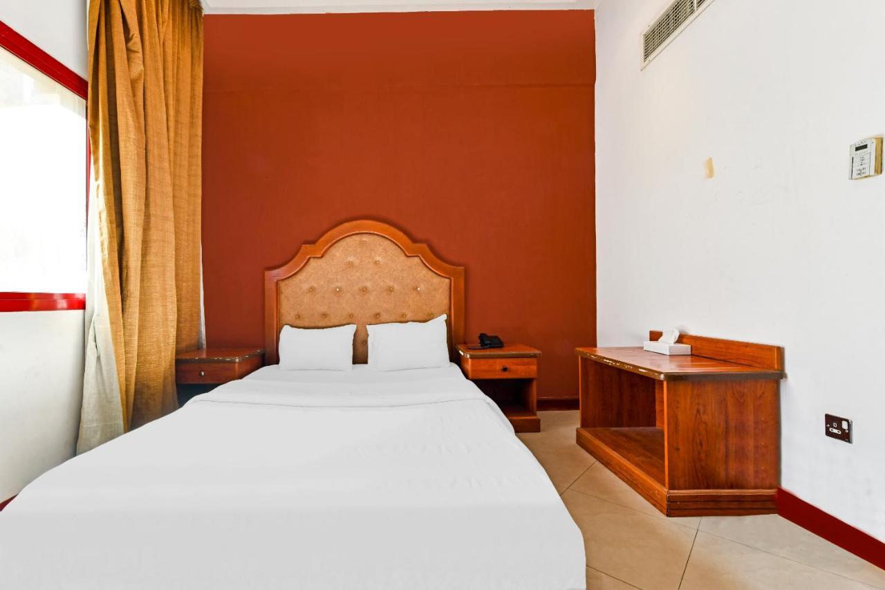 Oyo 118 Revira Hotel Манама Екстер'єр фото
